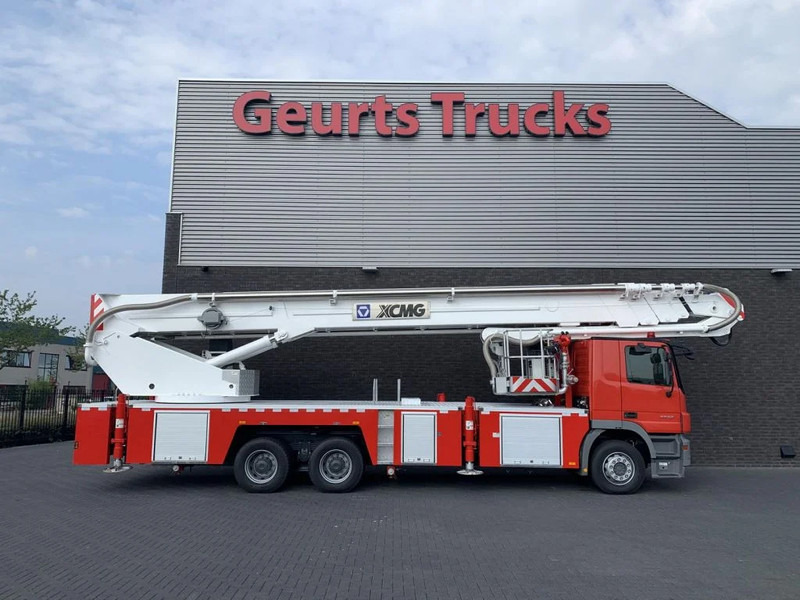Mercedes-Benz Actros 3332 6X4 XCMG DG53C FIRE FIGTHING PLATFORM 53 METER - Φορτηγό: φωτογραφία 4 Mercedes-Benz Actros 3332 6X4 XCMG DG53C FIRE FIGTHING PLATFORM 53 METER - Φορτηγό: φωτογραφία 4