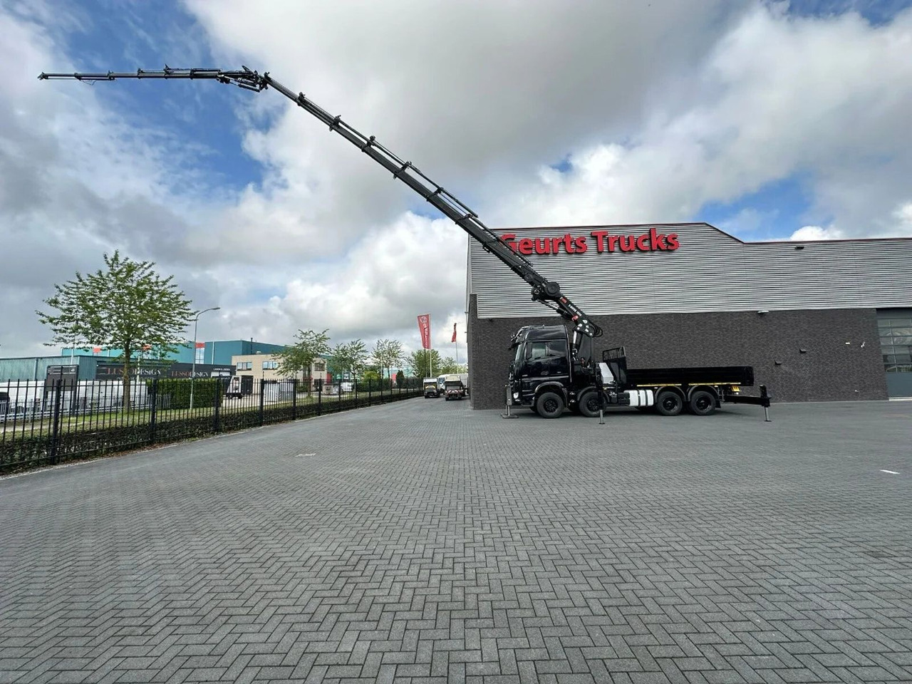 Mercedes-Benz Arocs 3251 8X4 + HIAB 1058 E-8 + JIB 150X-6 JDC - Φορτηγό με γερανό: φωτογραφία 4 Mercedes-Benz Arocs 3251 8X4 + HIAB 1058 E-8 + JIB 150X-6 JDC - Φορτηγό με γερανό: φωτογραφία 4