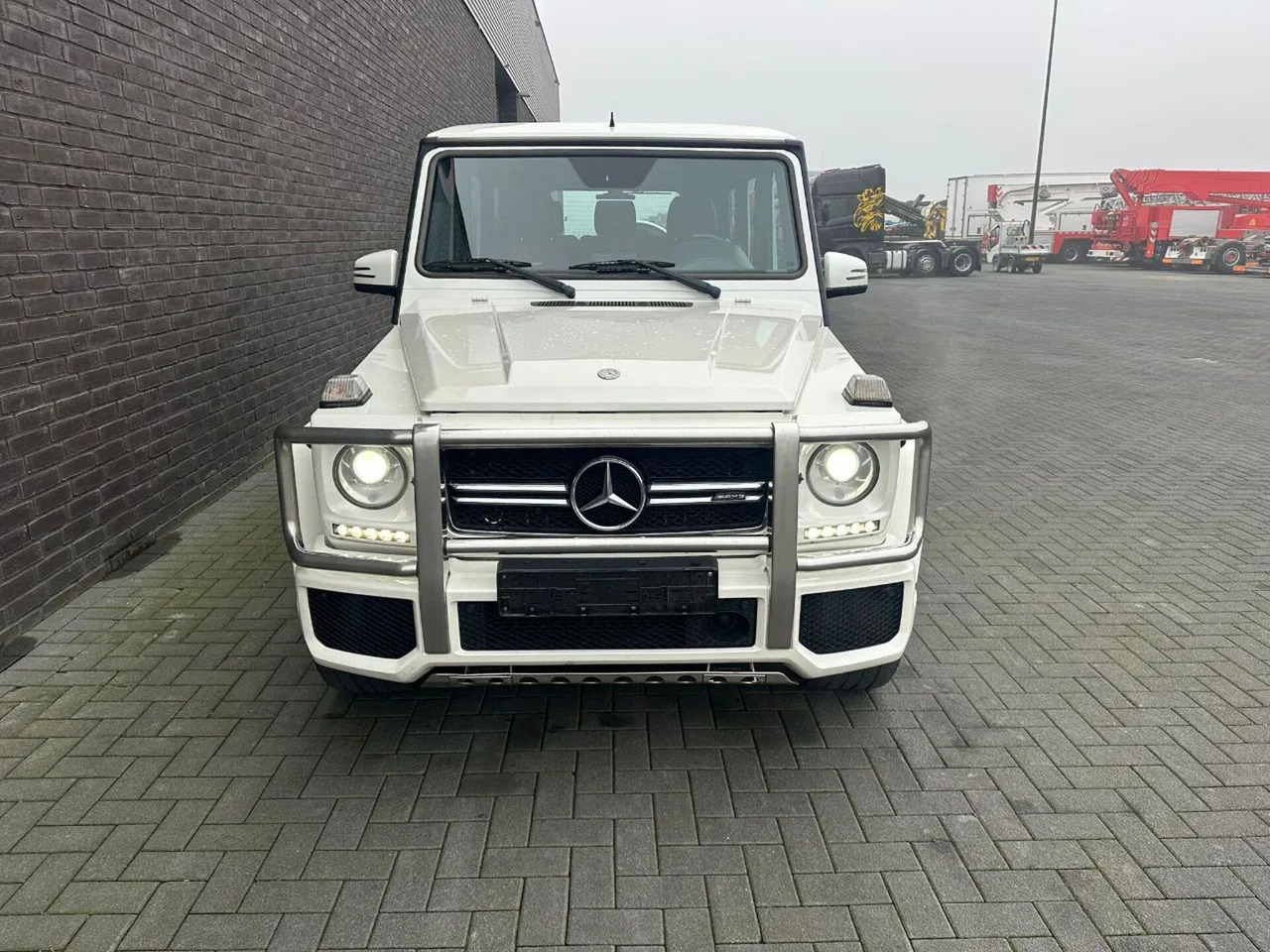 Mercedes-Benz G 63 AMG - SUV: φωτογραφία 4 Mercedes-Benz G 63 AMG - SUV: φωτογραφία 4
