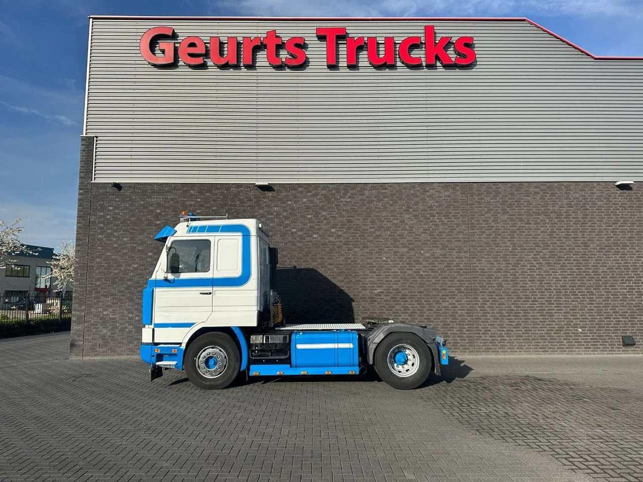 Scania R143-500 V8 H A4X2L 500PK TREKKER / SATTELZUG / - Τράκτορας: φωτογραφία 1 Scania R143-500 V8 H A4X2L 500PK TREKKER / SATTELZUG / - Τράκτορας: φωτογραφία 1