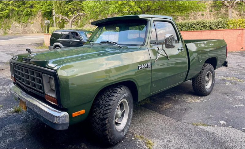 Dodge Ram 150 Custom V8 Benzine - Ημιφορτηγό: φωτογραφία 1 Dodge Ram 150 Custom V8 Benzine - Ημιφορτηγό: φωτογραφία 1
