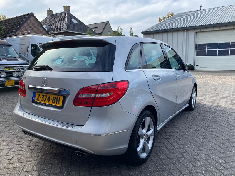 Mercedes-Benz B-Klasse 180 Ambition autom. panoramadak - SUV: φωτογραφία 4 Mercedes-Benz B-Klasse 180 Ambition autom. panoramadak - SUV: φωτογραφία 4
