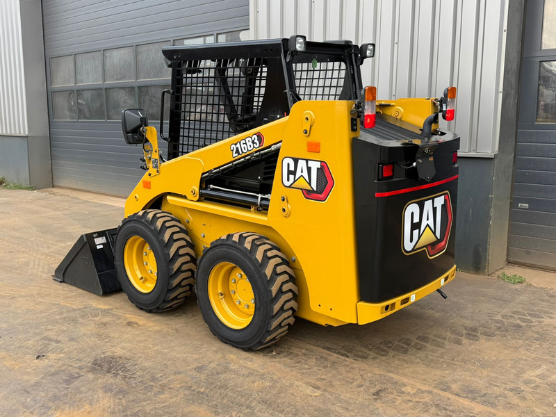 Caterpillar 216B3 - Ελαστιχοφόρος φορτωτής: φωτογραφία 2 Caterpillar 216B3 - Ελαστιχοφόρος φορτωτής: φωτογραφία 2