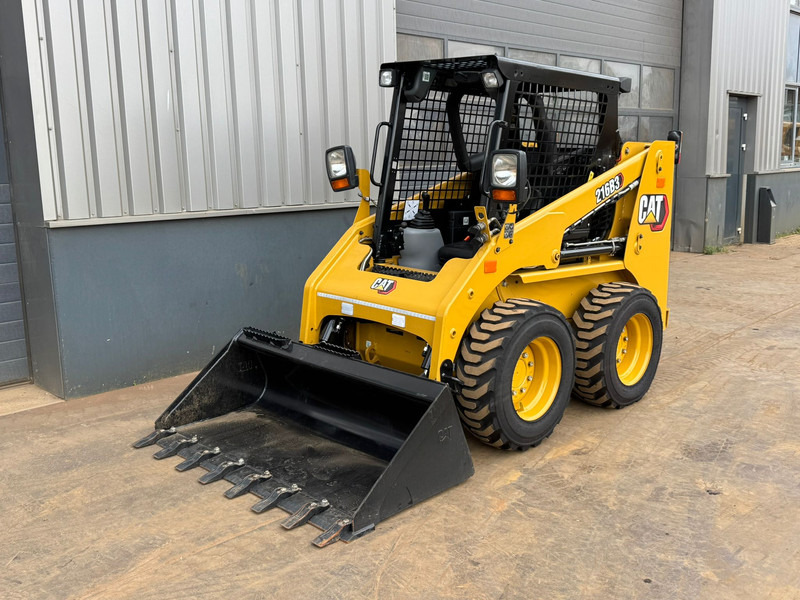 Caterpillar 216B3 - Ελαστιχοφόρος φορτωτής: φωτογραφία 3 Caterpillar 216B3 - Ελαστιχοφόρος φορτωτής: φωτογραφία 3