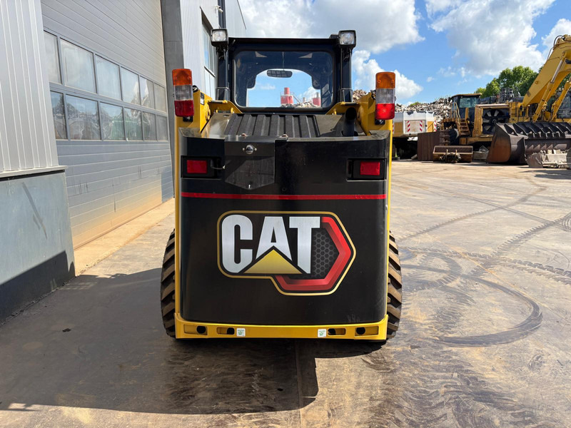 Caterpillar 216B3 - Φορτωτής: φωτογραφία 4 Caterpillar 216B3 - Φορτωτής: φωτογραφία 4