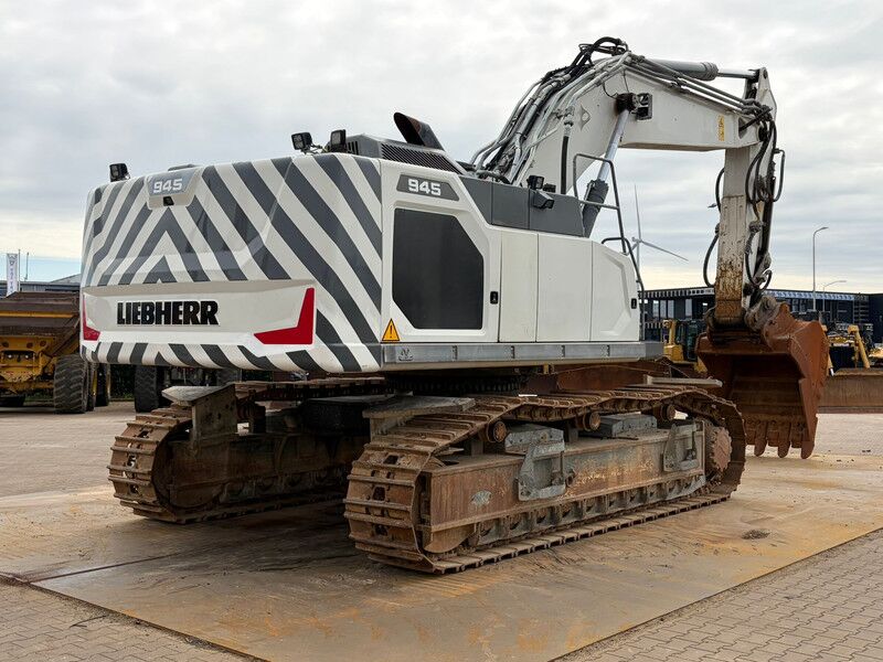 Liebherr R945 LCV (R944 / R946 / R950) - Ερπυστριοφόρος εκσκαφέας: φωτογραφία 5 Liebherr R945 LCV (R944 / R946 / R950) - Ερπυστριοφόρος εκσκαφέας: φωτογραφία 5