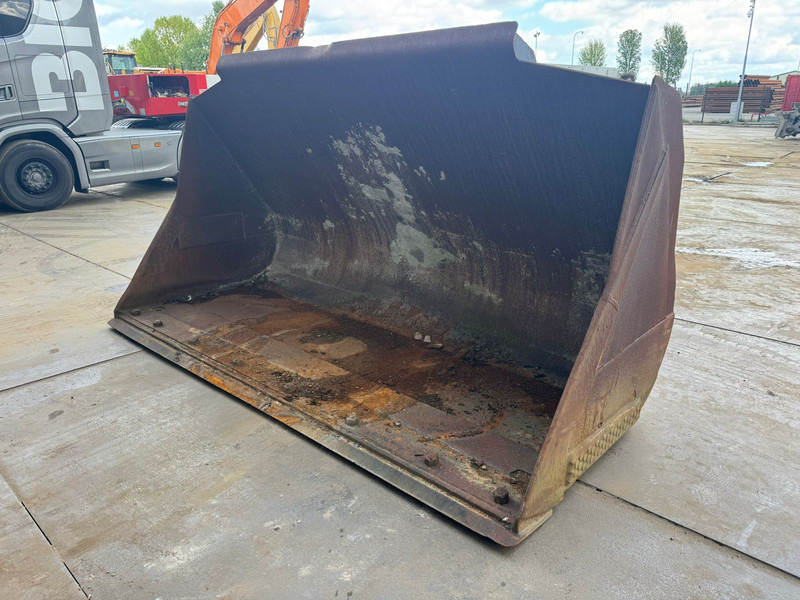 Volvo 4.2 m3 - Κουβας: φωτογραφία 1 Volvo 4.2 m3 - Κουβας: φωτογραφία 1