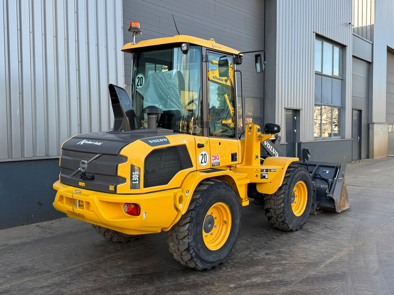 Volvo L30G - Ελαστιχοφόρος φορτωτής: φωτογραφία 5 Volvo L30G - Ελαστιχοφόρος φορτωτής: φωτογραφία 5