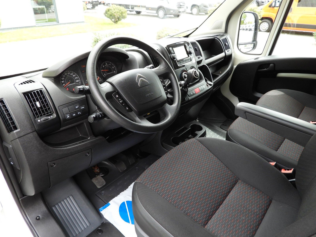 Citroën JUMPER KOFFER AUFZUG 8 PALETTEN TEMPOMAT NAVI Citroën JUMPER KOFFER AUFZUG 8 PALETTEN TEMPOMAT NAVI - Επαγγελματικό αυτοκίνητο κόφα: φωτογραφία 2 Citroën JUMPER KOFFER AUFZUG 8 PALETTEN TEMPOMAT NAVI Citroën JUMPER KOFFER AUFZUG 8 PALETTEN TEMPOMAT NAVI - Επαγγελματικό αυτοκίνητο κόφα: φωτογραφία 2