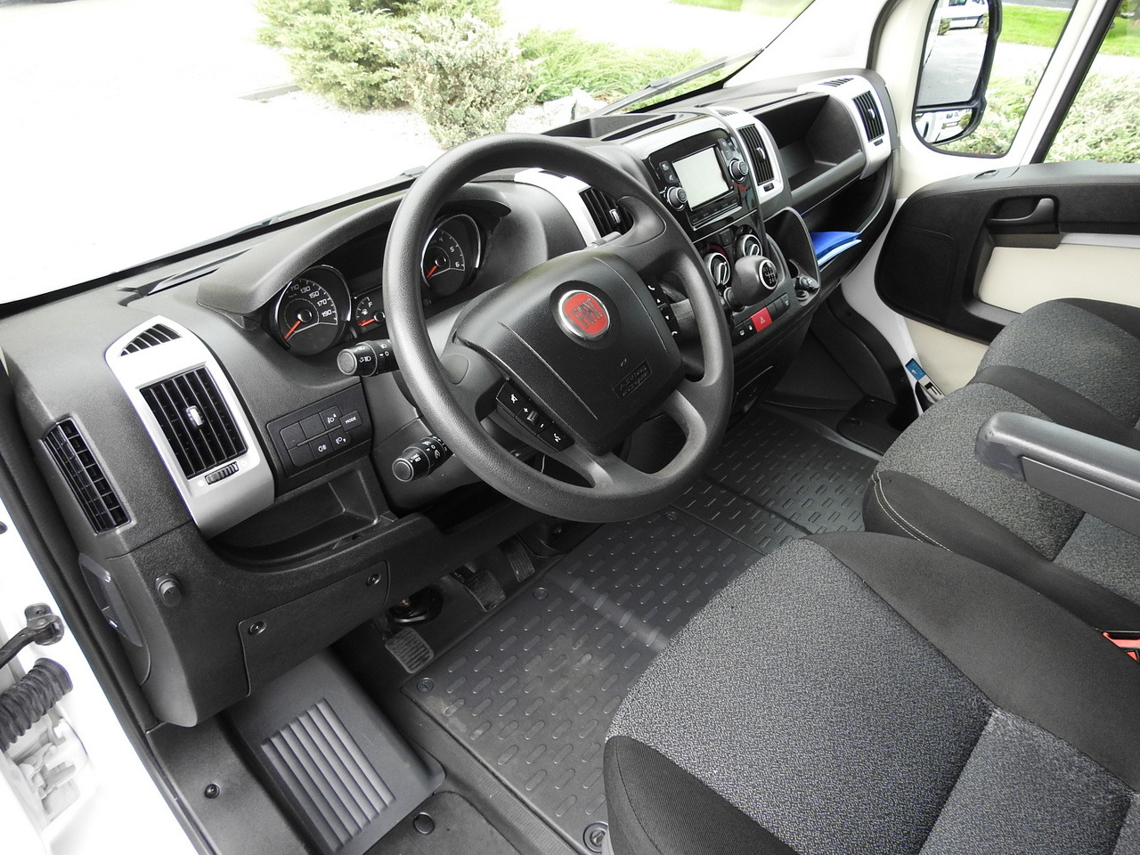 FIAT DUCATO BOX LIFT 8 PALLETS CRUISE CONTROL NAVIGATION AIR CONDITIONING LED LIGHTS 130HP - Επαγγελματικό αυτοκίνητο κόφα: φωτογραφία 2 FIAT DUCATO BOX LIFT 8 PALLETS CRUISE CONTROL NAVIGATION AIR CONDITIONING LED LIGHTS 130HP - Επαγγελματικό αυτοκίνητο κόφα: φωτογραφία 2