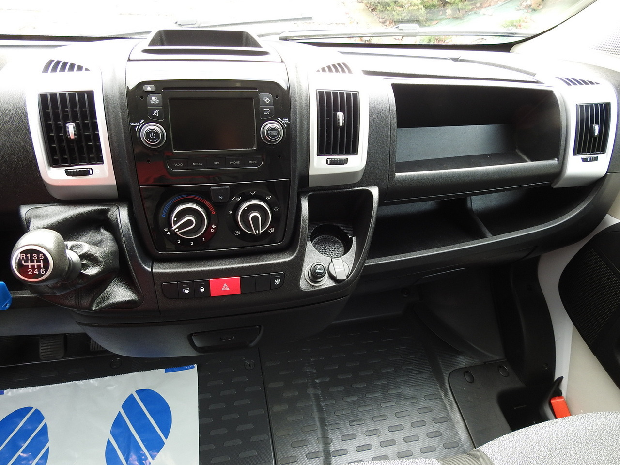 Επαγγελματικό αυτοκίνητο κόφα FIAT DUCATO BOX LIFT 8 PALLETS CRUISE CONTROL NAVIGATION AIR CONDITIONING LED LIGHTS  130HP: φωτογραφία 33
