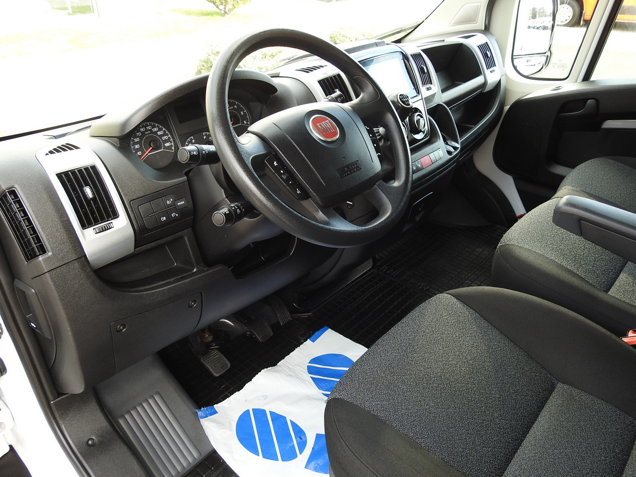 FIAT DUCATO BOX LIFT 8 PALLETS CRUISE CONTROL NAVIGATION LED LIGHTS AIR CONDITIONING 130HP - Επαγγελματικό αυτοκίνητο κόφα: φωτογραφία 2 FIAT DUCATO BOX LIFT 8 PALLETS CRUISE CONTROL NAVIGATION LED LIGHTS AIR CONDITIONING 130HP - Επαγγελματικό αυτοκίνητο κόφα: φωτογραφία 2