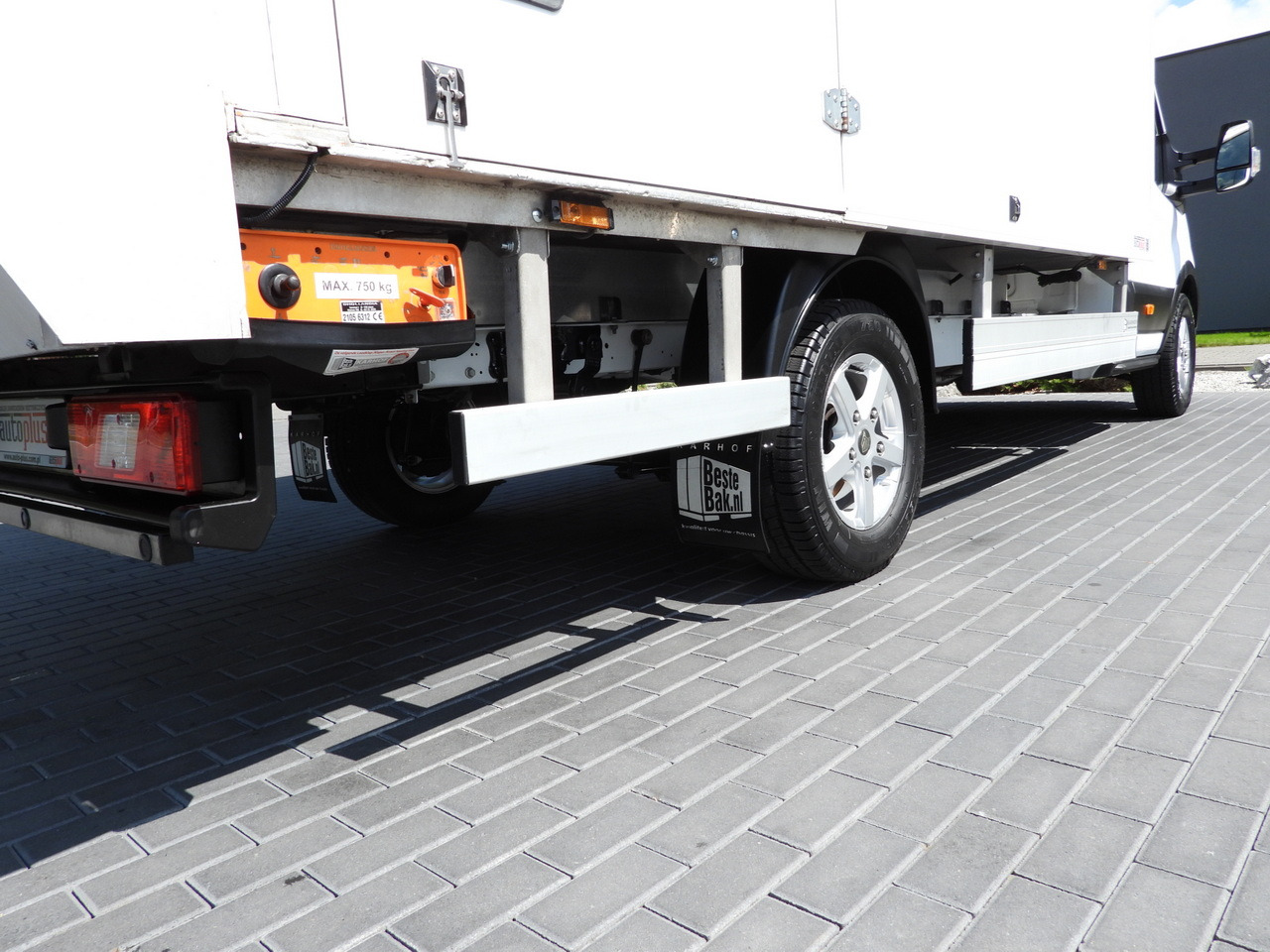 Επαγγελματικό αυτοκίνητο κόφα FORD TRANSIT  BOX LIFT 8 PALLETS CRUISE CONTROL LED LIGHTS AIR CONDITIONING  130HP: φωτογραφία 17