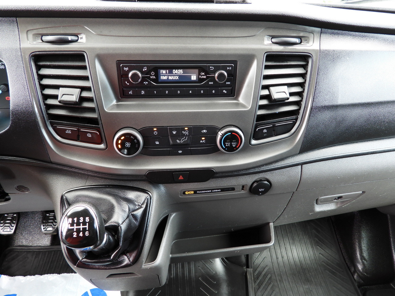 Επαγγελματικό αυτοκίνητο κόφα FORD TRANSIT  BOX LIFT 8 PALLETS CRUISE CONTROL LED LIGHTS AIR CONDITIONING  130HP: φωτογραφία 43