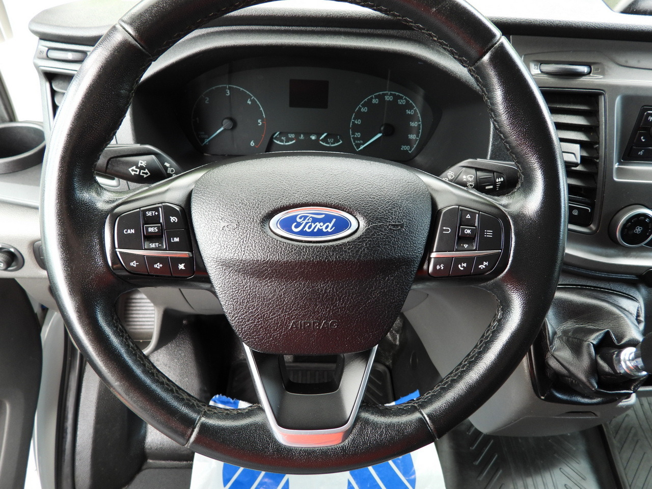 Επαγγελματικό αυτοκίνητο κόφα FORD TRANSIT  BOX LIFT 8 PALLETS CRUISE CONTROL LED LIGHTS AIR CONDITIONING  130HP: φωτογραφία 39