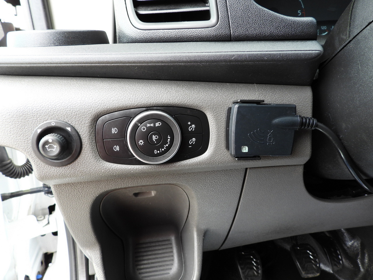 Επαγγελματικό αυτοκίνητο κόφα FORD TRANSIT  BOX LIFT 8 PALLETS CRUISE CONTROL LED LIGHTS AIR CONDITIONING  130HP: φωτογραφία 37