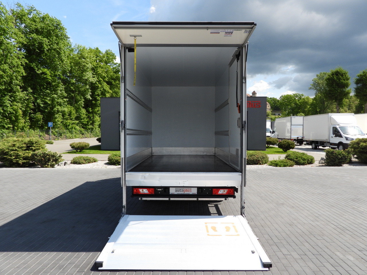 Επαγγελματικό αυτοκίνητο κόφα FORD TRANSIT  BOX LIFT 8 PALLETS CRUISE CONTROL LED LIGHTS AIR CONDITIONING  130HP: φωτογραφία 12