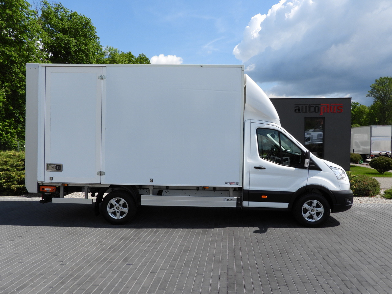Επαγγελματικό αυτοκίνητο κόφα FORD TRANSIT  BOX LIFT 8 PALLETS CRUISE CONTROL LED LIGHTS AIR CONDITIONING  130HP: φωτογραφία 7