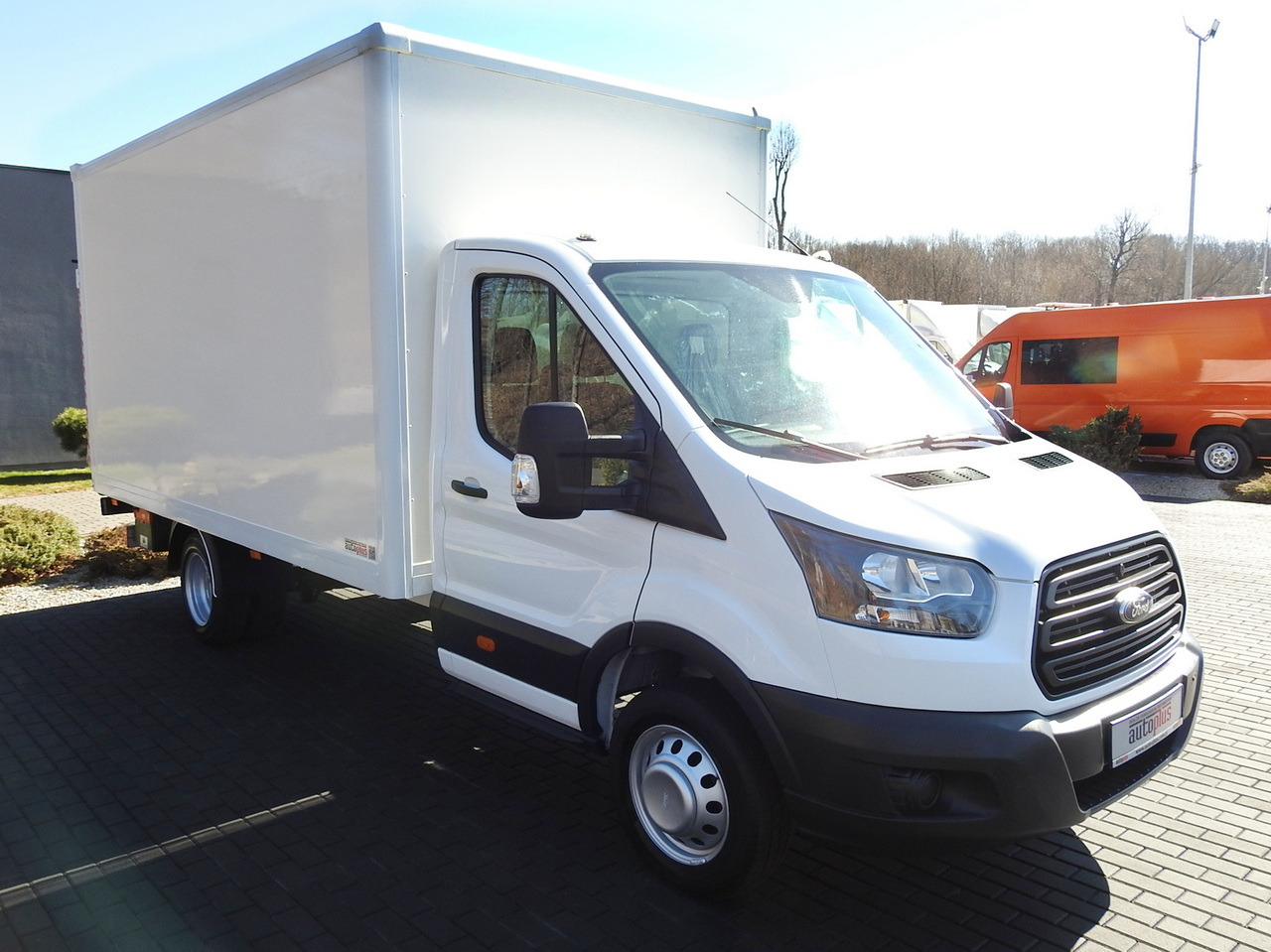 FORD TRANSIT BOX LIFT 8 PALLETS TWIN WHEELS AIR CONDITIONING 130HP - Επαγγελματικό αυτοκίνητο κόφα: φωτογραφία 4 FORD TRANSIT BOX LIFT 8 PALLETS TWIN WHEELS AIR CONDITIONING 130HP - Επαγγελματικό αυτοκίνητο κόφα: φωτογραφία 4