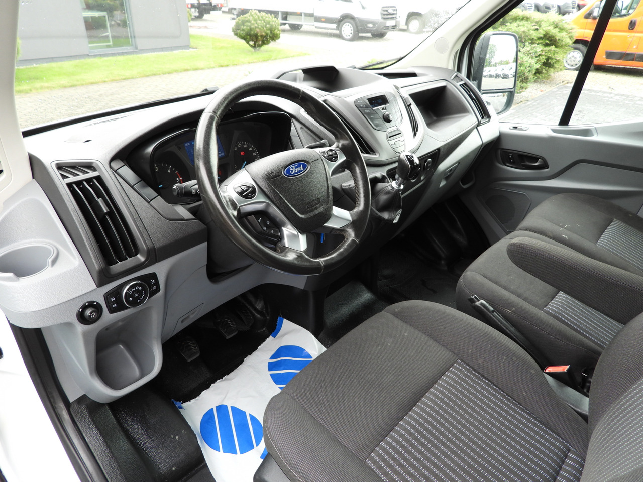 Ford TRANSIT KIPPER DOPPELKABINE DOKA 6 SITZE - Όχημα με ανατρεπομενη καροτσα, Διπλοκάμπινο ελαφρύ επαγγελματικό: φωτογραφία 2 Ford TRANSIT KIPPER DOPPELKABINE DOKA 6 SITZE - Όχημα με ανατρεπομενη καροτσα, Διπλοκάμπινο ελαφρύ επαγγελματικό: φωτογραφία 2
