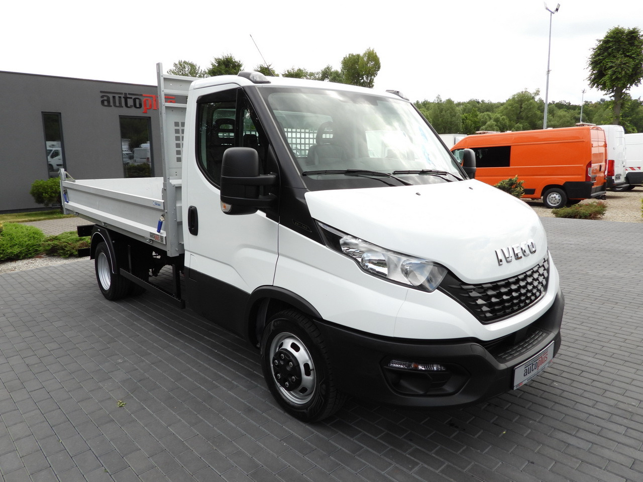 IVECO DAILY 35C14 CRUISE CONTROL TWIN WHEELS AIR CONDITIONING 140HP - Όχημα με ανατρεπομενη καροτσα: φωτογραφία 4 IVECO DAILY 35C14 CRUISE CONTROL TWIN WHEELS AIR CONDITIONING 140HP - Όχημα με ανατρεπομενη καροτσα: φωτογραφία 4