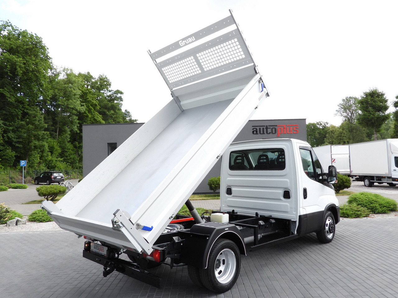IVECO DAILY 35C14 CRUISE CONTROL TWIN WHEELS AIR CONDITIONING  140HP - Όχημα με ανατρεπομενη καροτσα: φωτογραφία 3 IVECO DAILY 35C14 CRUISE CONTROL TWIN WHEELS AIR CONDITIONING  140HP - Όχημα με ανατρεπομενη καροτσα: φωτογραφία 3