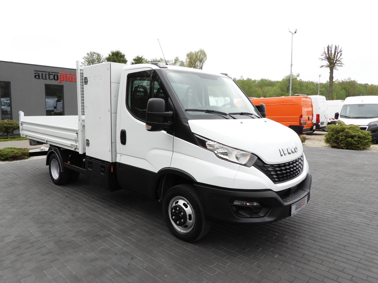 IVECO DAILY 35C14 TIPPER CRUISE CONTROL TWIN WHEELS  140HP - Όχημα με ανατρεπομενη καροτσα: φωτογραφία 4 IVECO DAILY 35C14 TIPPER CRUISE CONTROL TWIN WHEELS  140HP - Όχημα με ανατρεπομενη καροτσα: φωτογραφία 4