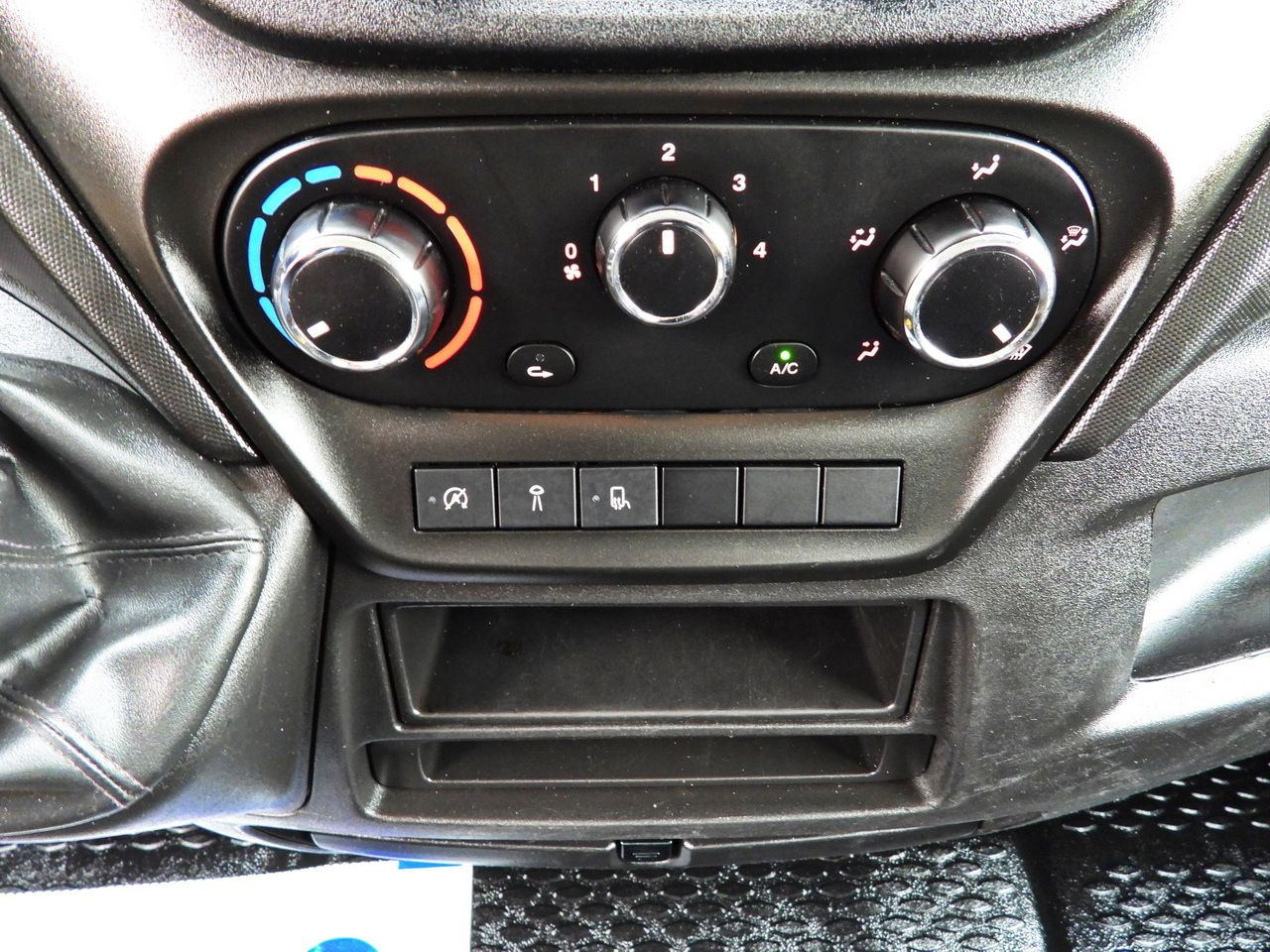 Όχημα με ανατρεπομενη καροτσα IVECO DAILY 35C14 TIPPER CRUISE CONTROL TWIN WHEELS AIR CONDITIONING 140HP: φωτογραφία 35 Όχημα με ανατρεπομενη καροτσα IVECO DAILY 35C14 TIPPER CRUISE CONTROL TWIN WHEELS AIR CONDITIONING 140HP: φωτογραφία 35