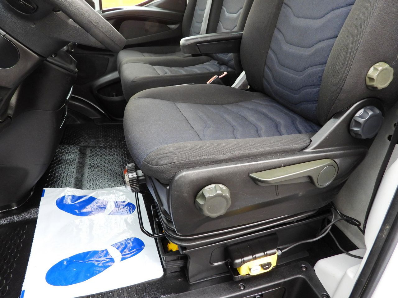 Όχημα με ανατρεπομενη καροτσα IVECO DAILY 35C14 TIPPER CRUISE CONTROL TWIN WHEELS AIR CONDITIONING 140HP: φωτογραφία 25 Όχημα με ανατρεπομενη καροτσα IVECO DAILY 35C14 TIPPER CRUISE CONTROL TWIN WHEELS AIR CONDITIONING 140HP: φωτογραφία 25