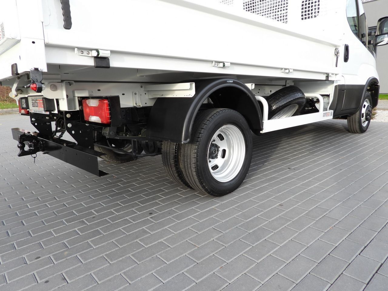 Όχημα με ανατρεπομενη καροτσα IVECO DAILY 35C14 TIPPER CRUISE CONTROL TWIN WHEELS AIR CONDITIONING 140HP: φωτογραφία 15 Όχημα με ανατρεπομενη καροτσα IVECO DAILY 35C14 TIPPER CRUISE CONTROL TWIN WHEELS AIR CONDITIONING 140HP: φωτογραφία 15