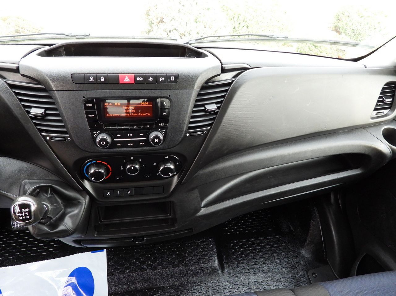 Όχημα με ανατρεπομενη καροτσα IVECO DAILY 35C14 TIPPER CRUISE CONTROL TWIN WHEELS AIR CONDITIONING 140HP: φωτογραφία 32 Όχημα με ανατρεπομενη καροτσα IVECO DAILY 35C14 TIPPER CRUISE CONTROL TWIN WHEELS AIR CONDITIONING 140HP: φωτογραφία 32