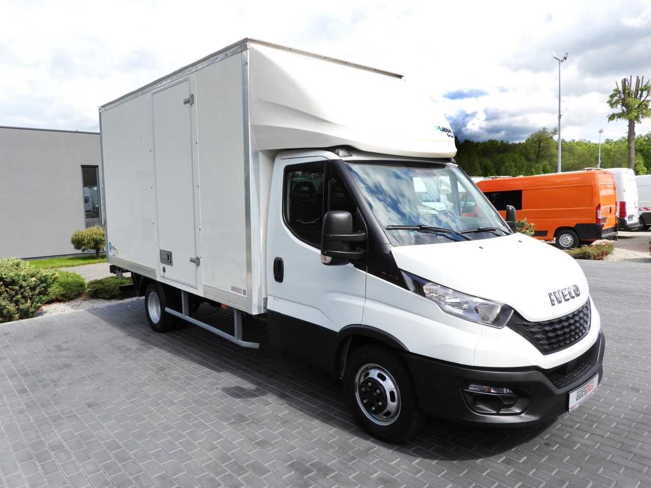 IVECO DAILY 35C16 BOX LIFT 8 PALLETS CRUISE CONTROL TWIN WHEELS AIR CONDITIONING 160HP - Επαγγελματικό αυτοκίνητο κόφα: φωτογραφία 4 IVECO DAILY 35C16 BOX LIFT 8 PALLETS CRUISE CONTROL TWIN WHEELS AIR CONDITIONING 160HP - Επαγγελματικό αυτοκίνητο κόφα: φωτογραφία 4