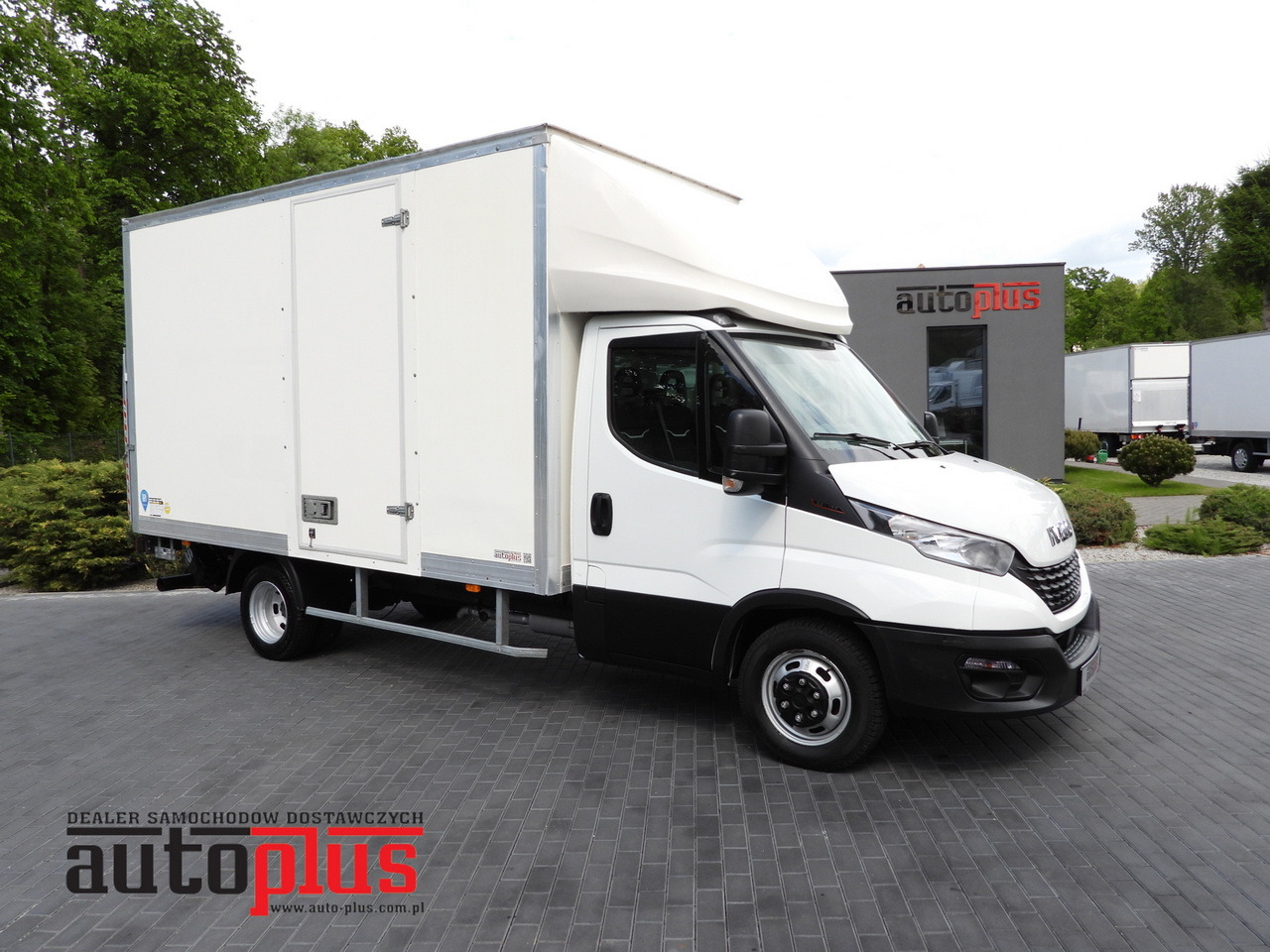 IVECO DAILY 35C16 BOX LIFT 8 PALLETS CRUISE CONTROL TWIN WHEELS AIR CONDITIONING 160HP - Επαγγελματικό αυτοκίνητο κόφα: φωτογραφία 1 IVECO DAILY 35C16 BOX LIFT 8 PALLETS CRUISE CONTROL TWIN WHEELS AIR CONDITIONING 160HP - Επαγγελματικό αυτοκίνητο κόφα: φωτογραφία 1