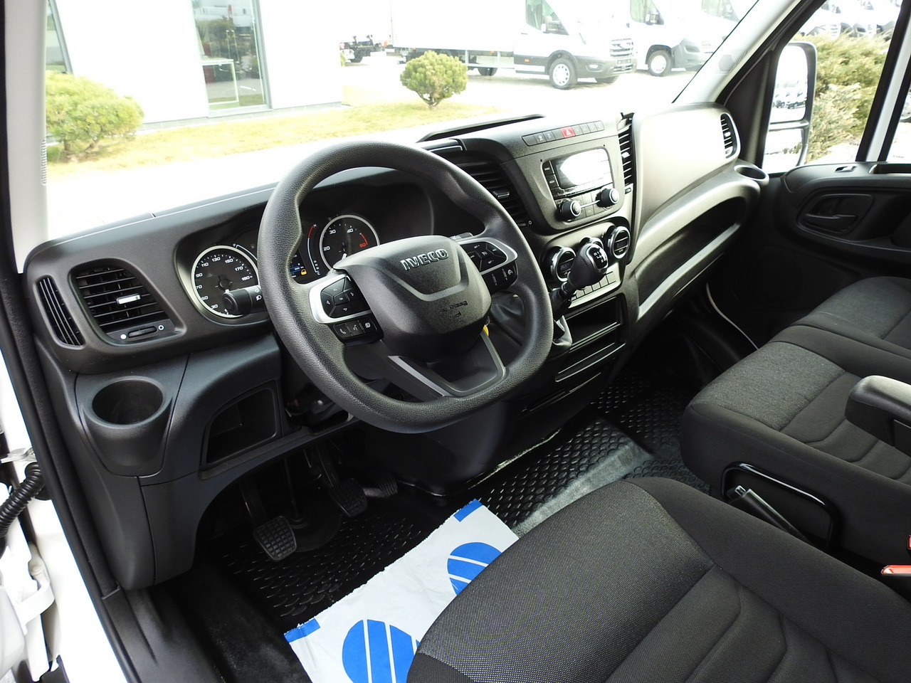 IVECO DAILY 35C16 BOX LIFT 8 PALLETS CRUISE CONTROL TWIN WHEELS AIR CONDITIONING 160HP - Επαγγελματικό αυτοκίνητο κόφα: φωτογραφία 2 IVECO DAILY 35C16 BOX LIFT 8 PALLETS CRUISE CONTROL TWIN WHEELS AIR CONDITIONING 160HP - Επαγγελματικό αυτοκίνητο κόφα: φωτογραφία 2