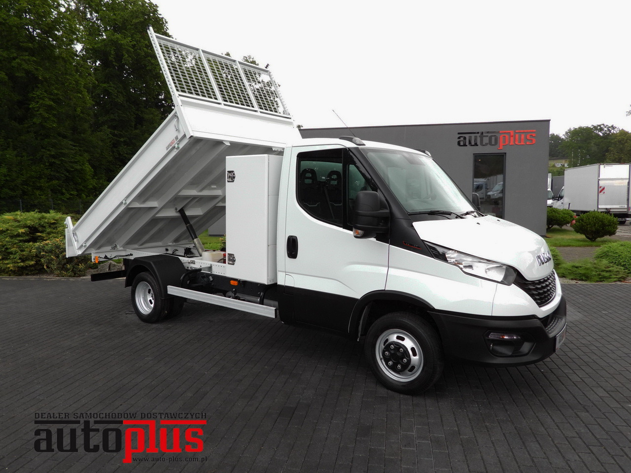 IVECO DAILY 35C16 TIPPER CRUISE CONTROL AIR CONDITIONING TWIN WHEELS 160HP - Όχημα με ανατρεπομενη καροτσα: φωτογραφία 1 IVECO DAILY 35C16 TIPPER CRUISE CONTROL AIR CONDITIONING TWIN WHEELS 160HP - Όχημα με ανατρεπομενη καροτσα: φωτογραφία 1