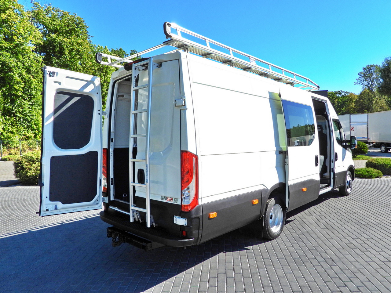 IVECO DAILY 35C17 BOX DELIVERY VAN 6 SEATS CRUISE CONTROL TWIN WHEELS AIR CONDITIONING 170HP - Ελαφρύ επαγγελματικό: φωτογραφία 3 IVECO DAILY 35C17 BOX DELIVERY VAN 6 SEATS CRUISE CONTROL TWIN WHEELS AIR CONDITIONING 170HP - Ελαφρύ επαγγελματικό: φωτογραφία 3