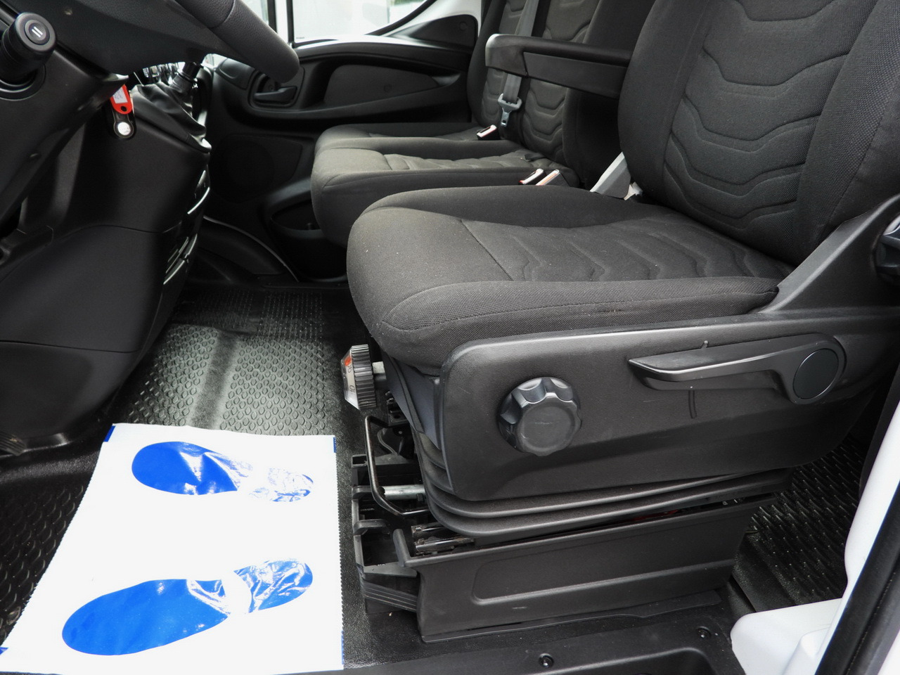 Διπλοκάμπινο ελαφρύ επαγγελματικό IVECO DAILY 35C17 STAKE BODY DOUBLE CABIN DOKA 7 SEATS CRUISE CONTROL TWIN WHEELS AIR CONDITIONING 170HP: φωτογραφία 25 Διπλοκάμπινο ελαφρύ επαγγελματικό IVECO DAILY 35C17 STAKE BODY DOUBLE CABIN DOKA 7 SEATS CRUISE CONTROL TWIN WHEELS AIR CONDITIONING 170HP: φωτογραφία 25