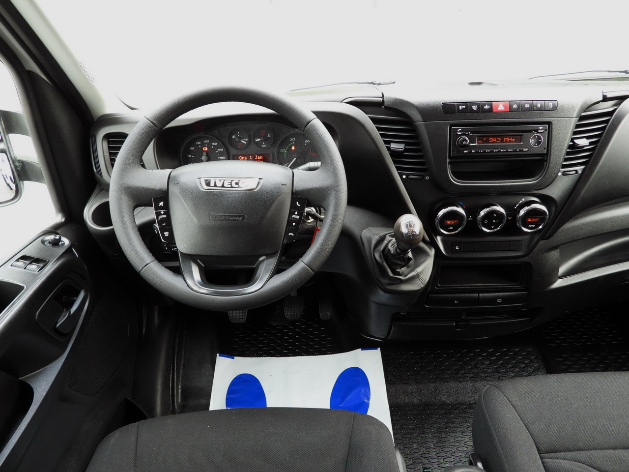 Διπλοκάμπινο ελαφρύ επαγγελματικό IVECO DAILY 35C17 STAKE BODY DOUBLE CABIN DOKA 7 SEATS CRUISE CONTROL TWIN WHEELS AIR CONDITIONING 170HP: φωτογραφία 29 Διπλοκάμπινο ελαφρύ επαγγελματικό IVECO DAILY 35C17 STAKE BODY DOUBLE CABIN DOKA 7 SEATS CRUISE CONTROL TWIN WHEELS AIR CONDITIONING 170HP: φωτογραφία 29