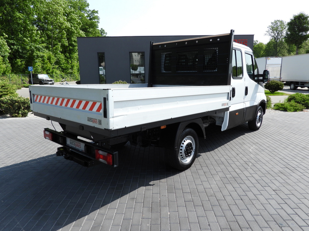 IVECO DAILY 35S12 STAKE BODY DOUBLE CABIN DOKA 7 SEATS AIR CONDITIONING 120HP - Μικρό φορτηγό με καρότσα: φωτογραφία 3 IVECO DAILY 35S12 STAKE BODY DOUBLE CABIN DOKA 7 SEATS AIR CONDITIONING 120HP - Μικρό φορτηγό με καρότσα: φωτογραφία 3