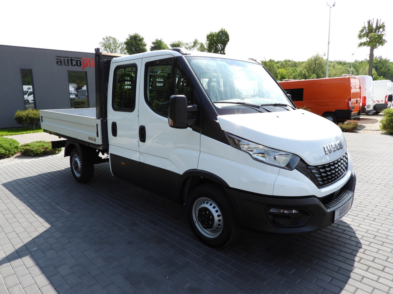 IVECO DAILY 35S12 STAKE BODY DOUBLE CABIN DOKA 7 SEATS AIR CONDITIONING 120HP - Μικρό φορτηγό με καρότσα: φωτογραφία 4 IVECO DAILY 35S12 STAKE BODY DOUBLE CABIN DOKA 7 SEATS AIR CONDITIONING 120HP - Μικρό φορτηγό με καρότσα: φωτογραφία 4
