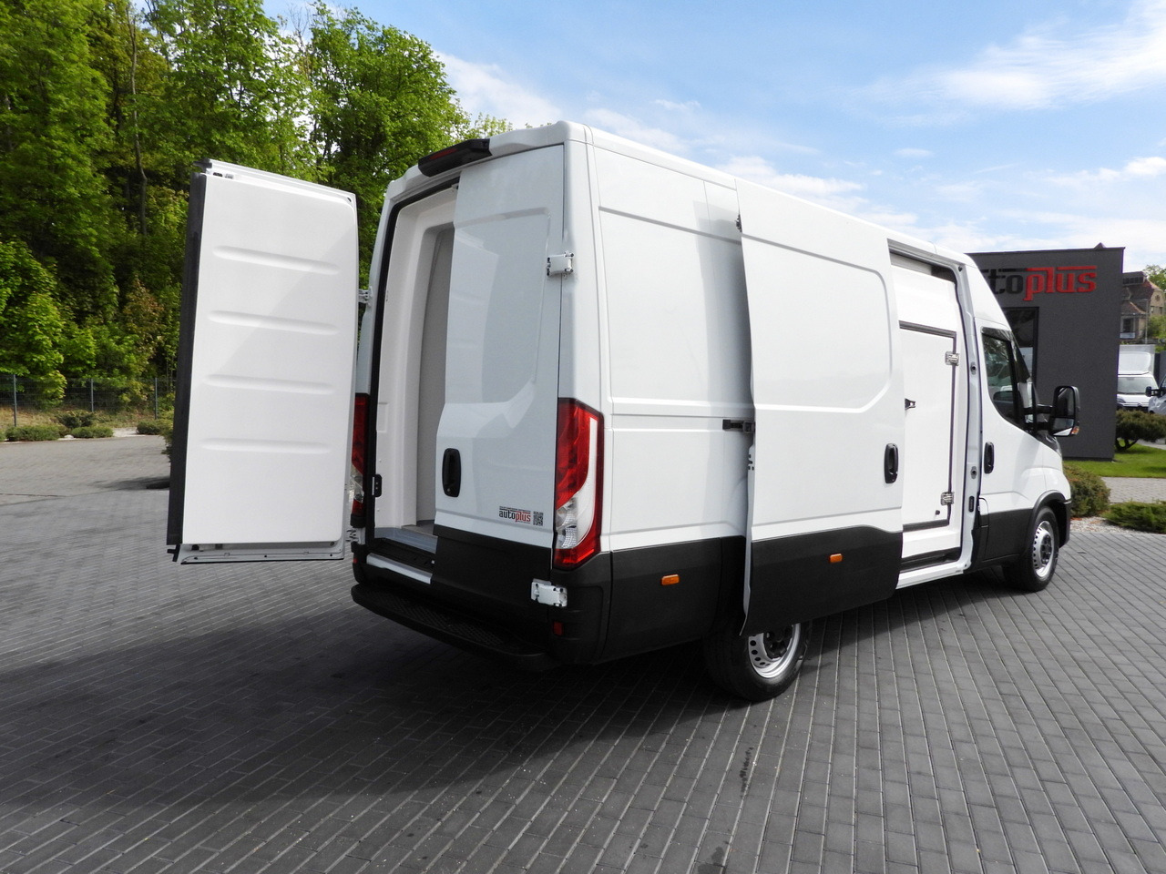 IVECO DAILY 35S14 REFRIGERATOR VAN -10*C POWER SUPPLY 230V CRUISE CONTROL AUTOMATIC TRANSMISSION HI-MATIC AIR CONDITIONING 140HP - Επαγγελματικό αυτοκίνητο ψυγείο: φωτογραφία 3 IVECO DAILY 35S14 REFRIGERATOR VAN -10*C POWER SUPPLY 230V CRUISE CONTROL AUTOMATIC TRANSMISSION HI-MATIC AIR CONDITIONING 140HP - Επαγγελματικό αυτοκίνητο ψυγείο: φωτογραφία 3