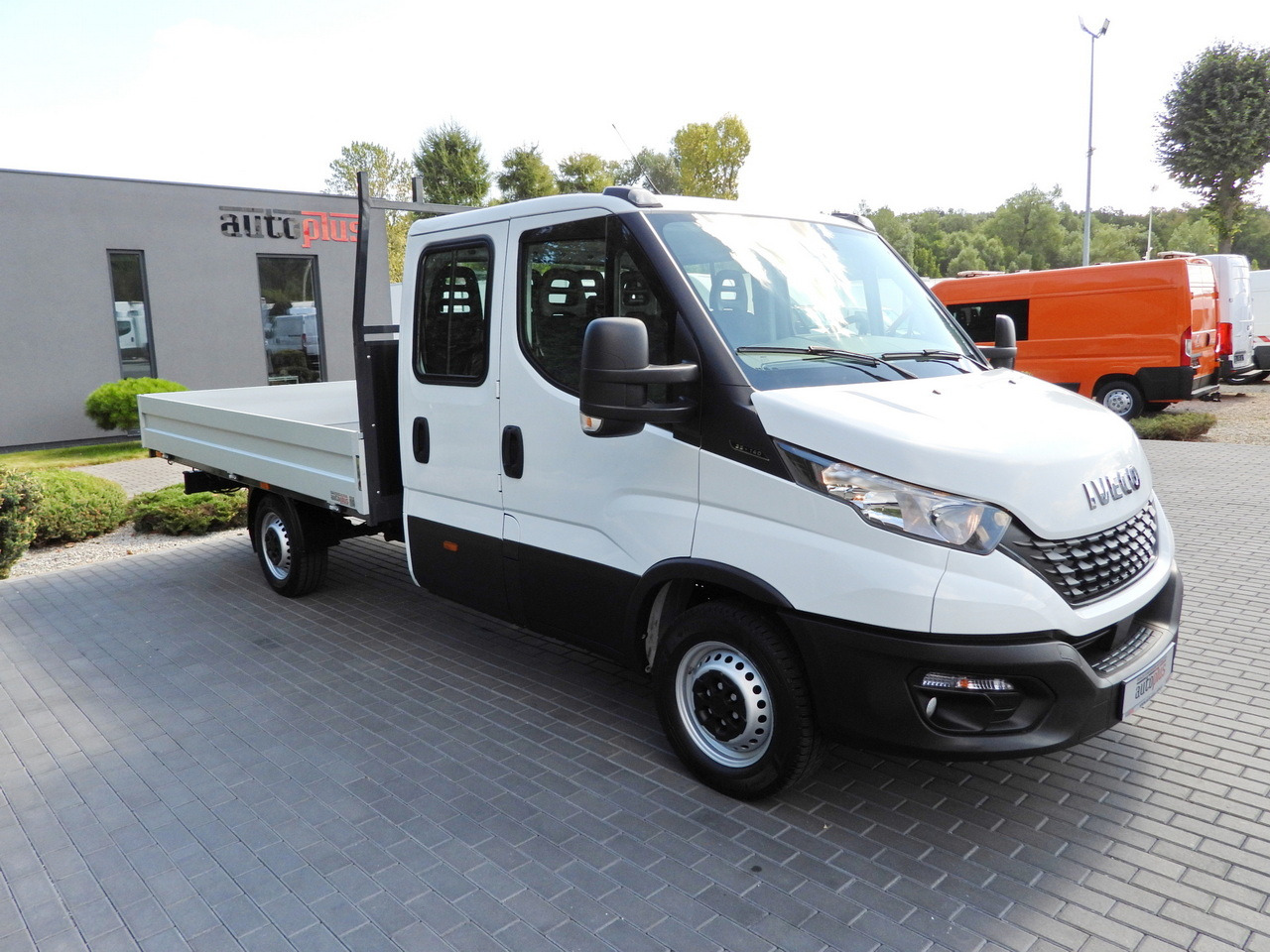 IVECO DAILY 35S14 STAKE BODY DOUBLE CABIN DOKA 7 SEATS CRUISE CONTROL AIR CONDITIONING 135HP - Μικρό φορτηγό με καρότσα: φωτογραφία 4 IVECO DAILY 35S14 STAKE BODY DOUBLE CABIN DOKA 7 SEATS CRUISE CONTROL AIR CONDITIONING 135HP - Μικρό φορτηγό με καρότσα: φωτογραφία 4