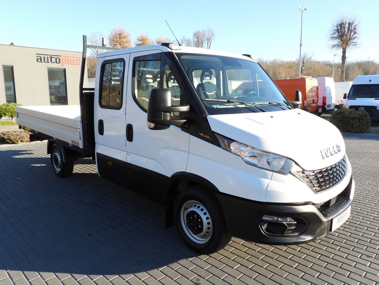 IVECO DAILY 35S14 STAKE BODY DOUBLE CABIN DOKA 7 SEATS CRUISE CONTROL AIR CONDITIONING 140HP - Διπλοκάμπινο ελαφρύ επαγγελματικό: φωτογραφία 4 IVECO DAILY 35S14 STAKE BODY DOUBLE CABIN DOKA 7 SEATS CRUISE CONTROL AIR CONDITIONING 140HP - Διπλοκάμπινο ελαφρύ επαγγελματικό: φωτογραφία 4