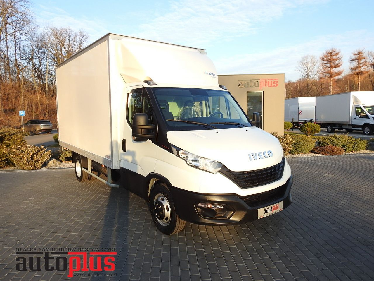 IVECO DAILY 35S16 BOX LIFT 8 PALLETS CRUISE CONTROL AIR CONDITIONING TWIN WHEELS 160HP - Επαγγελματικό αυτοκίνητο κόφα: φωτογραφία 1 IVECO DAILY 35S16 BOX LIFT 8 PALLETS CRUISE CONTROL AIR CONDITIONING TWIN WHEELS 160HP - Επαγγελματικό αυτοκίνητο κόφα: φωτογραφία 1