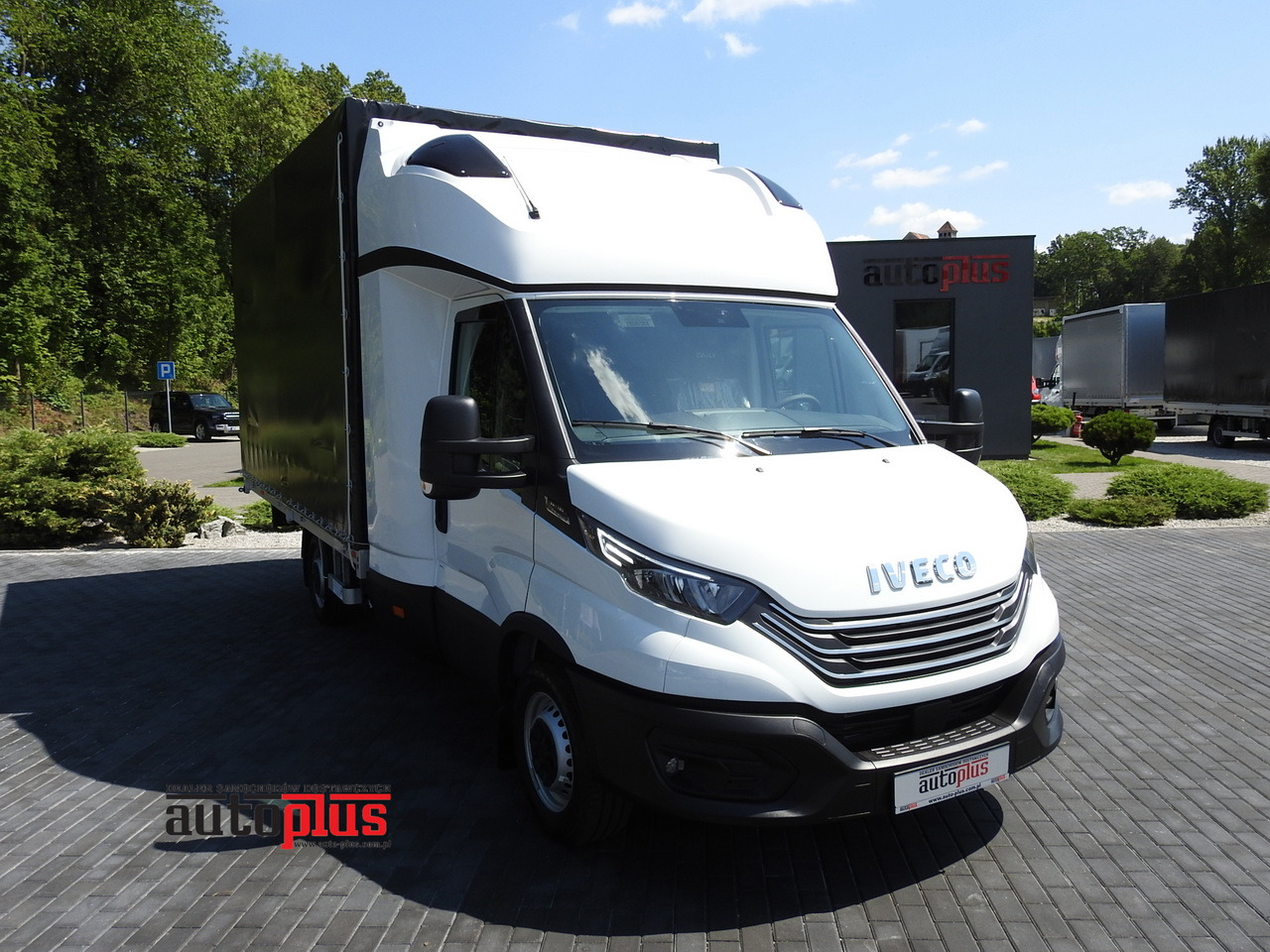 IVECO DAILY 35S18 NEW TARPAULIN 8 PALLETS CRUISE CONTROL NAVIGATION LED LIGHTS AUTOMATIC TRANSMISSION HI-MATIC MANUFACTURERS WARRANTY 180HP - Επαγγελματικό αυτοκίνητο με μουσαμά: φωτογραφία 1 IVECO DAILY 35S18 NEW TARPAULIN 8 PALLETS CRUISE CONTROL NAVIGATION LED LIGHTS AUTOMATIC TRANSMISSION HI-MATIC MANUFACTURERS WARRANTY 180HP - Επαγγελματικό αυτοκίνητο με μουσαμά: φωτογραφία 1