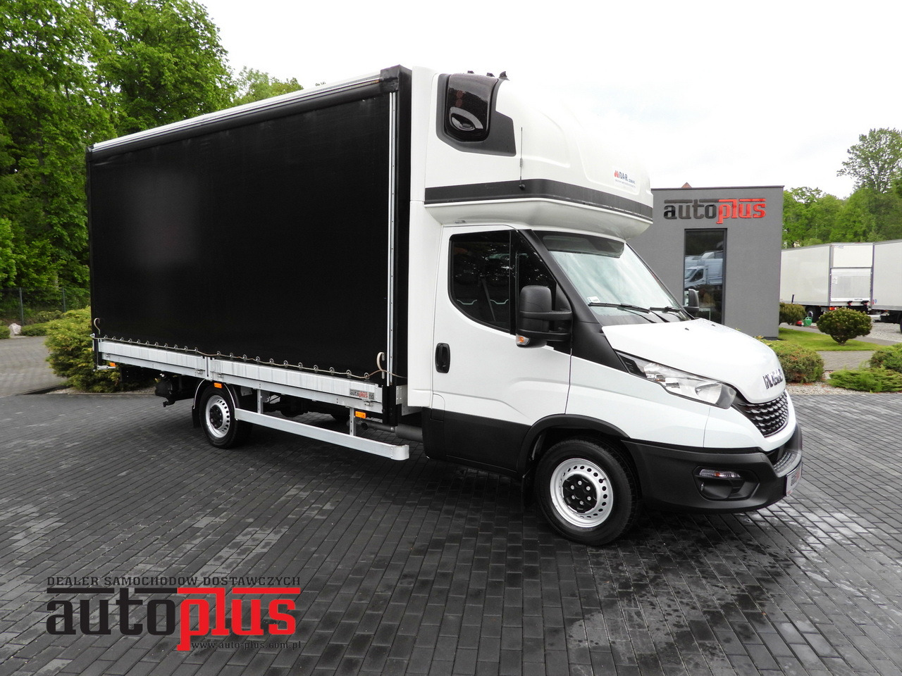 IVECO DAILY 35S18 TARPAULIN 10 PALLETS WEBASTO CRUISE CONTROL AIR CONDITIONING 180HP - Επαγγελματικό αυτοκίνητο με μουσαμά: φωτογραφία 1 IVECO DAILY 35S18 TARPAULIN 10 PALLETS WEBASTO CRUISE CONTROL AIR CONDITIONING 180HP - Επαγγελματικό αυτοκίνητο με μουσαμά: φωτογραφία 1