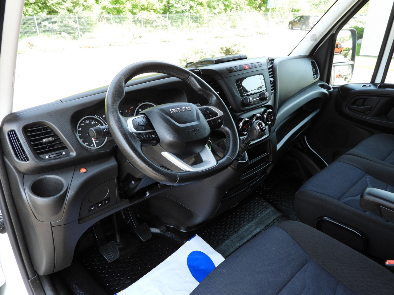 IVECO DAILY 35S18 TARPAULIN 10 PALLETS WEBASTO CRUISE CONTROL LED LIGHTS PNEUMATICS AIR CONDITIONING 180HP - Επαγγελματικό αυτοκίνητο με μουσαμά: φωτογραφία 2 IVECO DAILY 35S18 TARPAULIN 10 PALLETS WEBASTO CRUISE CONTROL LED LIGHTS PNEUMATICS AIR CONDITIONING 180HP - Επαγγελματικό αυτοκίνητο με μουσαμά: φωτογραφία 2