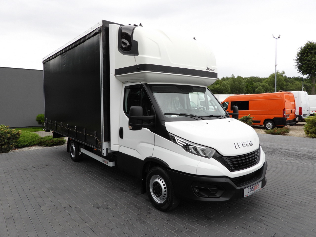 IVECO DAILY 35S18 TARPAULIN 10 PALLETS WEBASTO CRUISE CONTROL NAVIGATION LED LIGHTS AIR CONDITIONING 180HP - Επαγγελματικό αυτοκίνητο με μουσαμά: φωτογραφία 4 IVECO DAILY 35S18 TARPAULIN 10 PALLETS WEBASTO CRUISE CONTROL NAVIGATION LED LIGHTS AIR CONDITIONING 180HP - Επαγγελματικό αυτοκίνητο με μουσαμά: φωτογραφία 4