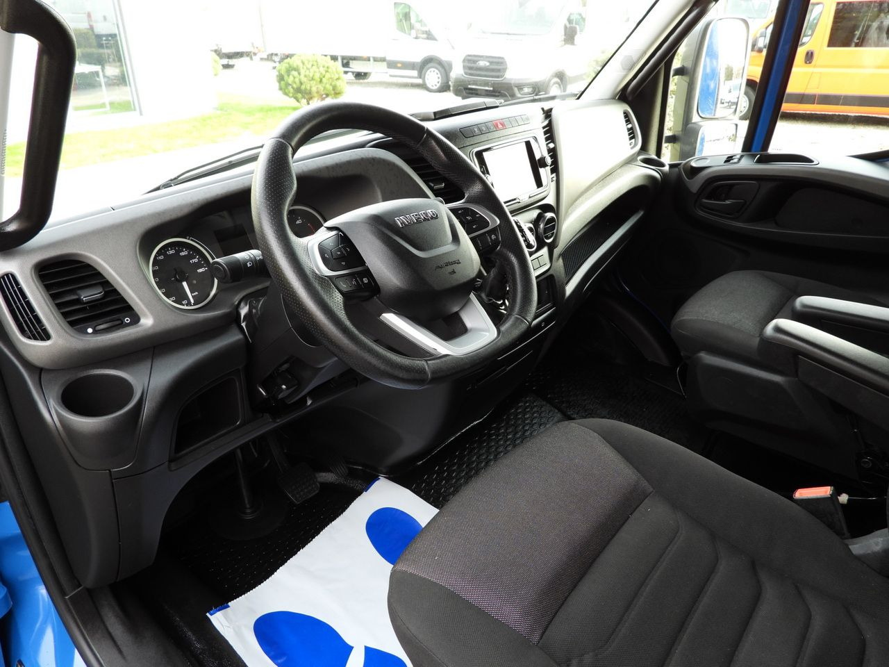 IVECO DAILY 35S21 TARPAULIN 10 PALLETS WEBASTO CRUISE CONTROL NAVIGATION LED LIGHTS AUTOMATIC TRANSMISSION HI-MATIC AIR CONDITIONING 210HP - Επαγγελματικό αυτοκίνητο με μουσαμά: φωτογραφία 2 IVECO DAILY 35S21 TARPAULIN 10 PALLETS WEBASTO CRUISE CONTROL NAVIGATION LED LIGHTS AUTOMATIC TRANSMISSION HI-MATIC AIR CONDITIONING 210HP - Επαγγελματικό αυτοκίνητο με μουσαμά: φωτογραφία 2