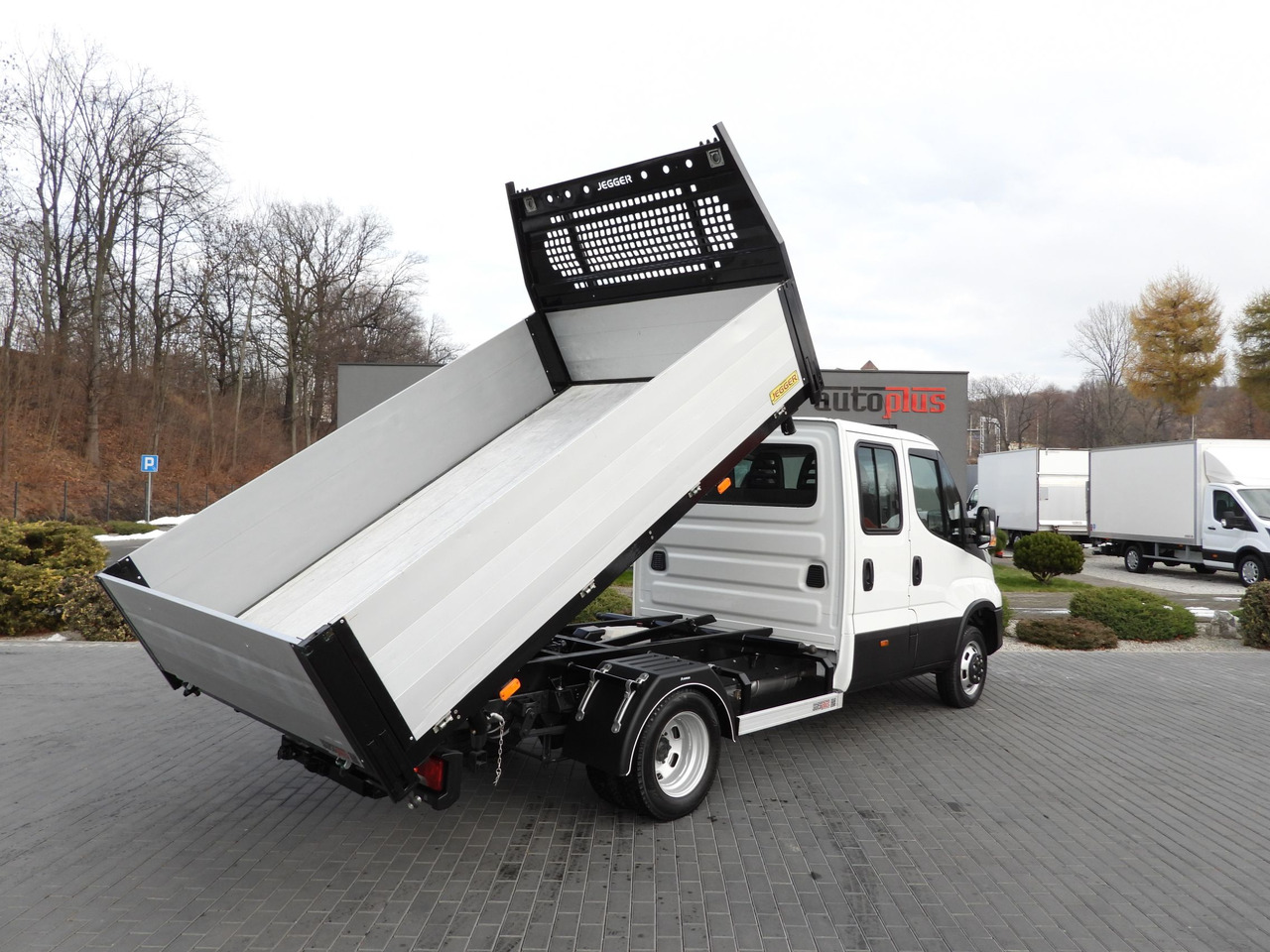 IVECO DAILY 50C16 THREE-WAY TIPPER DOUBLE CABIN DOKA 6 SEATS CRUISE CONTROL PNEUMATICS TWIN WHEELS AIR CONDITIONING 160HP - Όχημα με ανατρεπομενη καροτσα: φωτογραφία 3 IVECO DAILY 50C16 THREE-WAY TIPPER DOUBLE CABIN DOKA 6 SEATS CRUISE CONTROL PNEUMATICS TWIN WHEELS AIR CONDITIONING 160HP - Όχημα με ανατρεπομενη καροτσα: φωτογραφία 3